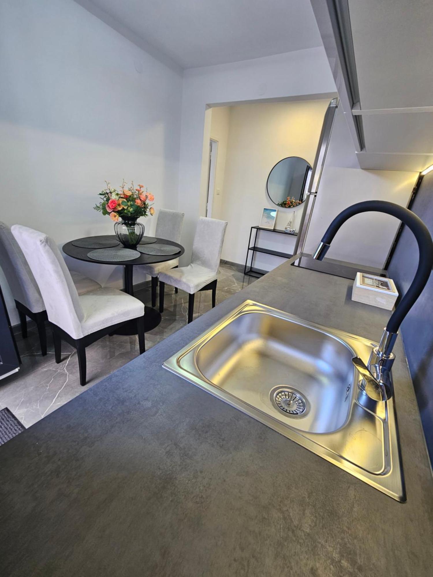 Apartmani Matija Makarska Ngoại thất bức ảnh