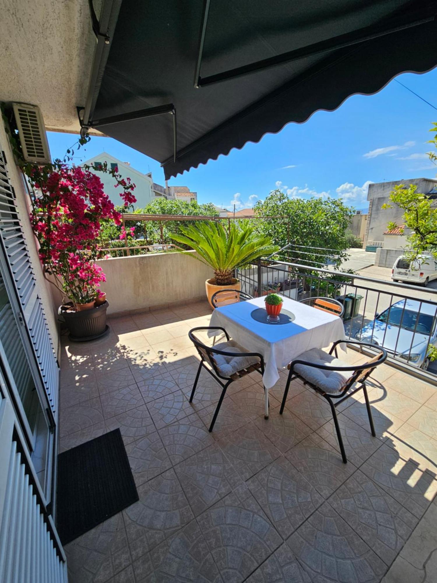 Apartmani Matija Makarska Ngoại thất bức ảnh