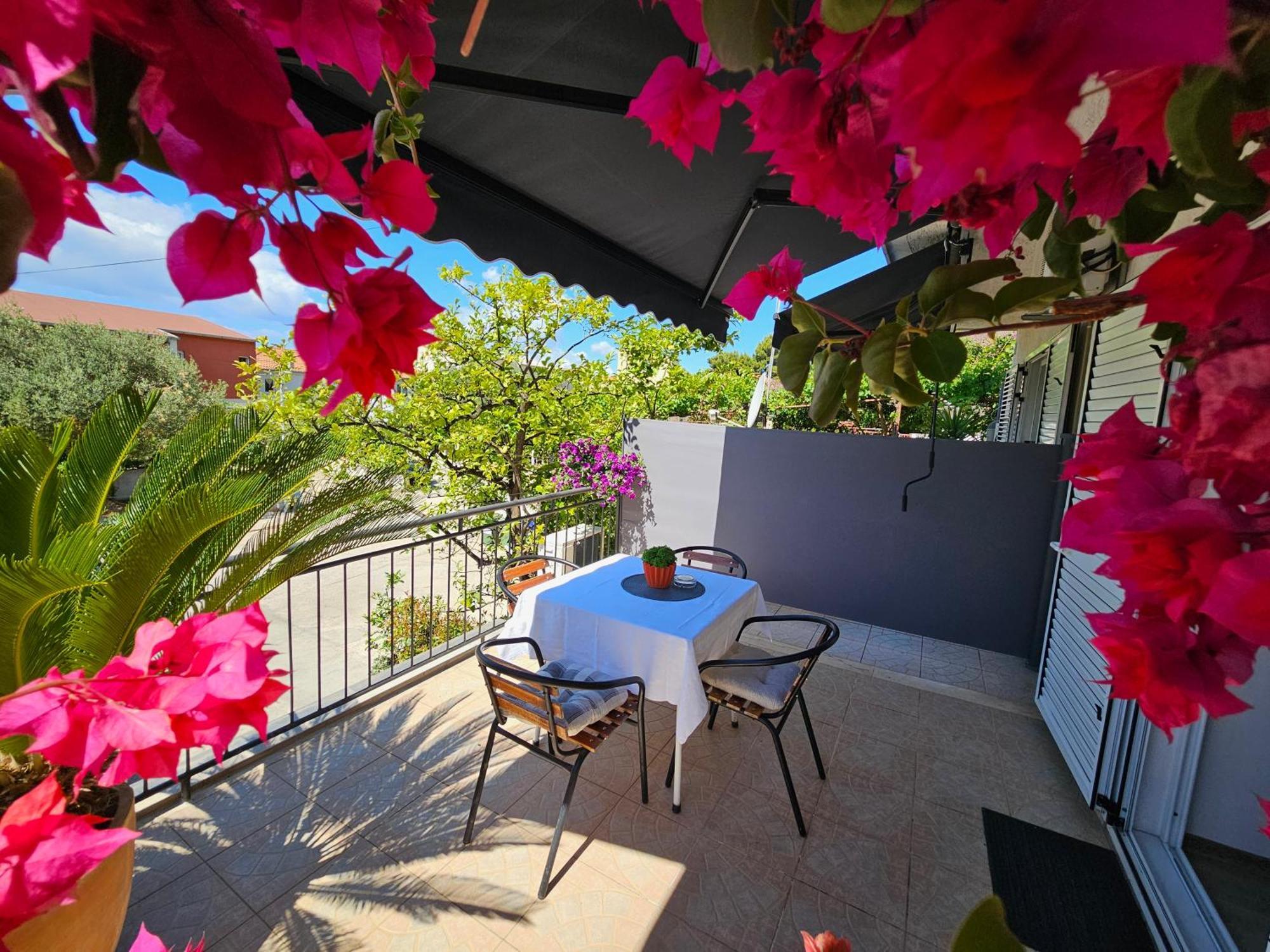 Apartmani Matija Makarska Ngoại thất bức ảnh